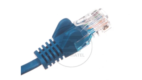 Kabel krosowy patchcord U/UTP kat.5e CCA niebieski 1m 68340