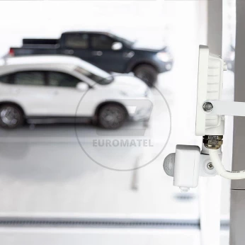 Projektor LED 30W 2400lm 6400K Dioda SAMSUNG z czujnikiem ruchu PIR Biały IP65 459