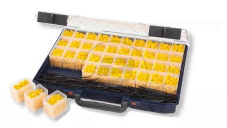 PUDEŁKO 50 PRZEGRÓD Z APLIKATOREM PAD-4T I OZNACZ. PA-1 (0-9) x 400 szt.  (A-Z,+,-,/,MASA) x 200 szt. ŻÓŁTE