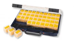 PUDEŁKO 50 PRZEGRÓD Z APLIKATOREM PAD-3T I OZNACZ. PA-02 (0-9) x 400 szt.  (A-Z,+,-,/,MASA) x 200 szt. ŻÓŁTE